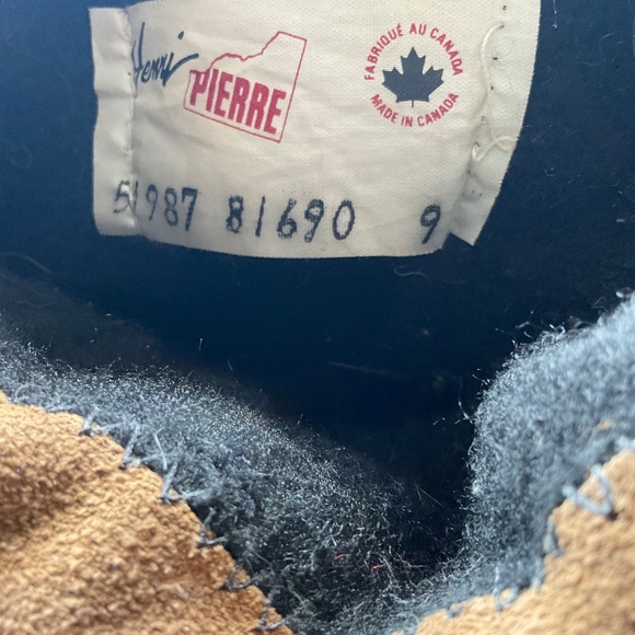 MADE IN CANADA  WOMENS  ANKLE SUEDE BOOTIES  by HENRI PIERE size  9 - Picture 3 of 6